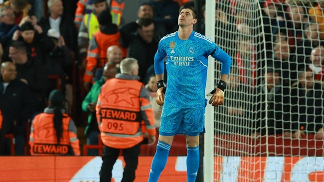 Kiper Real Madrid Thibaut Courtois dikabarkan mendapat cedera ACL pada sesi latihan, Kamis (10/8), dan terancam absen selama satu musim.