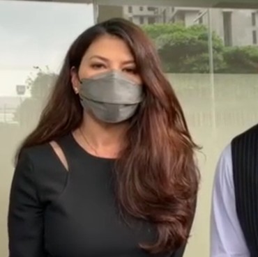 Ziarah ke Makam Sang Ayah, Tamara Bleszynski Curhat Masalah dengan Kakak