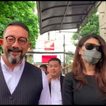 Tangis Tamara Bleszynski Pecah, Kecewa Sang Kakak Tak Hadir di Persidangan