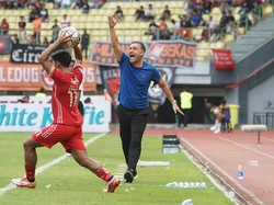 Pisah dengan Thomas Doll, Persija Cari Pelatih Baru