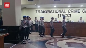 VIDEO: Detik-detik Bharada E Masuk Ruangan Sidang Etik