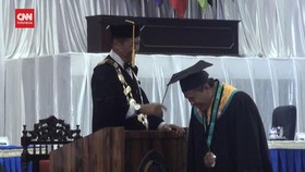 VIDEO: Mantan Pelaku Bom Bali Diwisuda Sandang Gelar Doktor