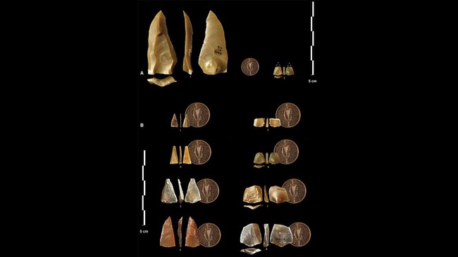 Arkeolog Inggris menemukan peninggalan panah yang berusia 54 ribu tahun di Perancis. Senjata ini diduga bantu Homos sapiens.
