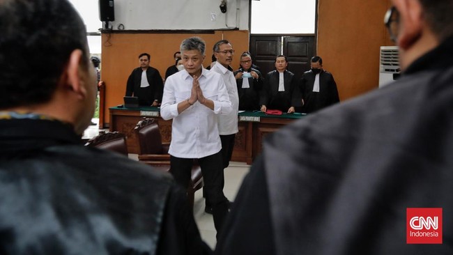 hendra-kurniawan-dan-agus-nur-patria-sidang-vonis-1_169 hendra-kurniawan-dan-agus-nur-patria-sidang-vonis-1_169