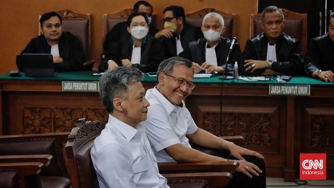 hendra-kurniawan-dan-agus-nur-patria-sidang-vonis-3_169 hendra-kurniawan-dan-agus-nur-patria-sidang-vonis-3_169