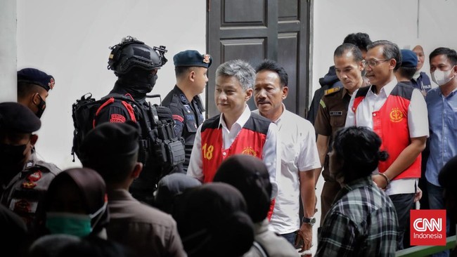 hendra-kurniawan-dan-agus-nur-patria-sidang-vonis-7_169 hendra-kurniawan-dan-agus-nur-patria-sidang-vonis-7_169