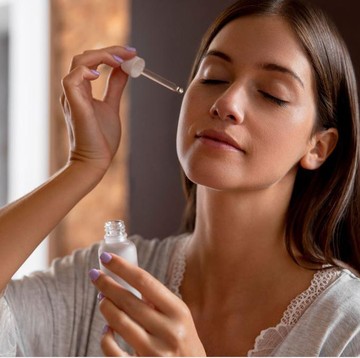 img-title BeauPicks: 5 Rekomendasi Serum Retinol, Rahasia Wajah Lebih Awet Muda dan Cerah