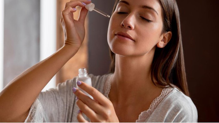 img-title BeauPicks: 5 Rekomendasi Serum Retinol, Rahasia Wajah Lebih Awet Muda dan Cerah