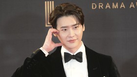 Lee Jong-suk Siap Bikin Perusahaan Sendiri dan Gabung Agensi Baru