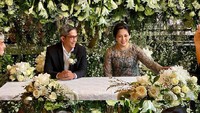 <p>Beberapa waktu yang lalu, mantan istri Tora Sudiro, yakni Anggi Kadiman, kembali menikah. Ia akhirnya menutup masa lajang usai perceraian 13 tahun yang lalu. (Foto: Instagram @rayyamakarim)<br /><br /><br /></p>