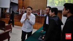 FOTO: Arif Rachman Divonis 10 Bulan Penjara