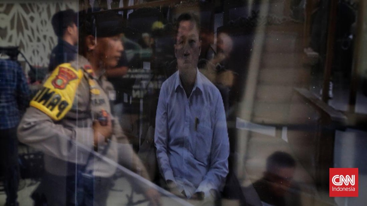 FOTO: Arif Rachman Divonis 10 Bulan Penjara