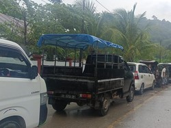 Lalin Lumpuh di Gunung Bergeser, Sopir Antre Sejak Semalam