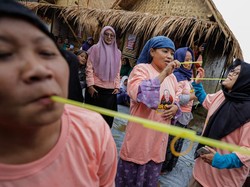 Relawan Ganjar Gelar Trauma Healing untuk Emak-emak Korban Gempa Cianjur