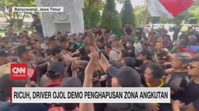 VIDEO: Ricuh, Driver Ojol Demo Penghapusan Zona Angkutan