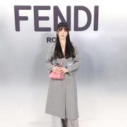 Potret Menawan Song Hye Kyo Saat Menghadiri Fendi Show di Milan, Tampil Manis dan Awet Muda!
