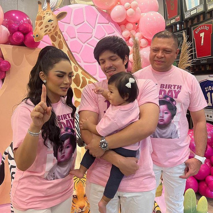 <p>Doa dan ucapan selamat mengalir dari keluarga inti Aurel. Nenek Ameena, Krisdayanti mendoakan semua yang terbaik untuk cucu kesayangannya itu. (Foto: Instagram @aurelie.hermansyah/ @krisdayantilemos)</p>