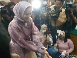 Awkward! Momen Venna Melinda Bertemu Ibunda Ferry Irawan