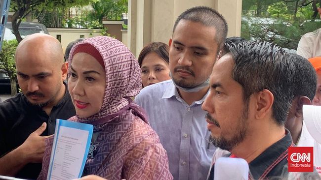Venna Melinda meminta Ferry Irawan untuk membayar utang yang masih belum lunas, seperti utang di Shopee, uang bensin, hingga uang rokok.