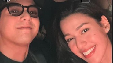 img-title Diisukan Dekat, Al Ghazali Beri Kejutan di Ultah Susan Sameh