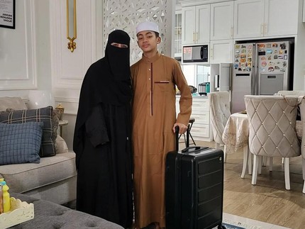 5 Potret Putra Bungsu Umi Pipik yang Dilepas ke Yaman untuk Belajar Ilmu Agama