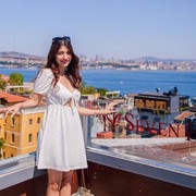 Gaya OOTD Dress Pendek untuk Cewek Pisces ala Artis Indonesia