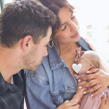 img-title Priyanka Chopra dan 4 Selebritas Hollywood Ini Andalkan Surrogate Mother untuk Melahirkan Anaknya, Apa Alasannya?
