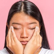 5 Kesalahan Perawatan Kulit Ini Ternyata Dapat Memicu Wajah Menjadi Berminyak, Duh Kamu Sering Lakukan?