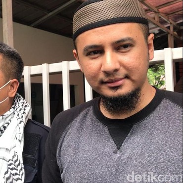 Keluarga Mendiang Arifin Ilham Kecewa Umi Yuni Sembunyikan Pernikahan