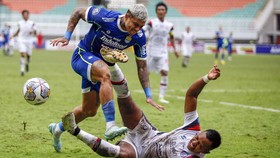 Pelatih Arema: Pemain Persib Daisuke Sato Bagus Main Sinetron