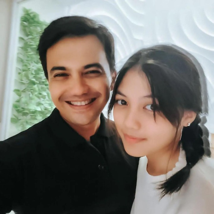 <p>Anak keduanya adalah seorang putri cantik yang kini beranjak remaja, Bunda. Raihana Zemma Gunawan lahir pada 28 Januari 2009 silam. (Foto: Instagram @sahrulgunawanofficial)</p>