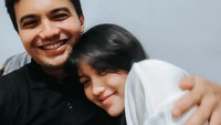 <p>Sahrul bercerita, putrinya adalah seorang anak sangat aktif berorganisasi di sekolah. "Si aktif berorganisasi (di osis dll) dan perfeksionis, yang suka komentarin penampilan papanya kalo lg jalan bareng," ucap Sahrul. (Foto: Instagram @sahrulgunawanofficial)</p>
