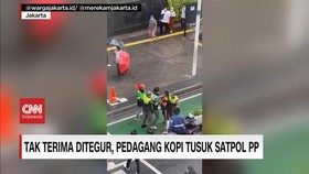 VIDEO: Tak Terima Ditegur, Pedagang Kopi Tusuk Satpol PP
