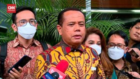 VIDEO: Pengacara Surya Darmadi Kecewa Hakim & JPU Abaikan UU Ciptaker
