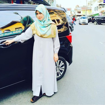 7 Potret Umi Yuni Istri Alm Ustaz Arifin Ilham Nikah Lagi Secara Diam-diam