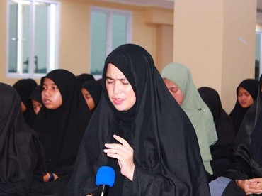 Masih Tinggal di Az-Zikra Usai Nikah Lagi, Adab Ibunda Alvin Faiz Disentil