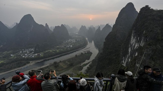 FOTO: Gunung Xianggong di China, Spot Terbaik Melihat Matahari Terbit