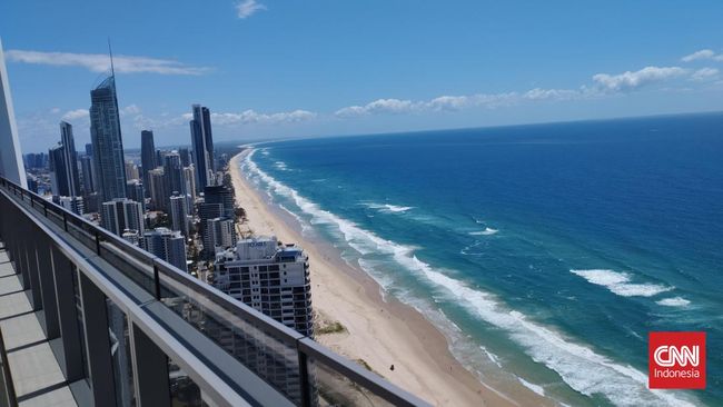 Gold Coast dikenal dengan pantai sepanjang sekitar 70 kilometer dan dan 'surga' pecinta pasir, matahari, dan selancar.