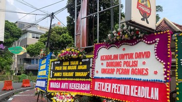 img-title Kasus Dandy Aniaya David, Karangan Bunga Tangkap AG Penuhi Polres Jaksel