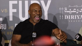 Dianggap Terlalu Tua, Mike Tyson Diprediksi Bakal Dihajar Jake Paul