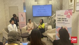 Kiat Hidup Sehat di Usia Senja ala Titi DJ