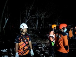 Kisah Menegangkan Petugas BPBD Blitar Evakuasi Korban Ledakan Petasan
