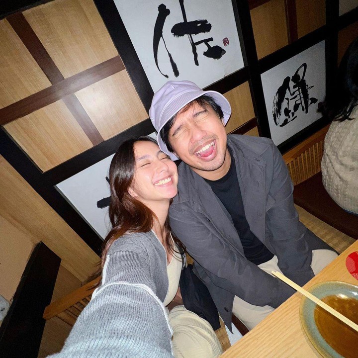 <p>Bunda, kita doakan agar pernikahan Joshua dan Clairine Clay selalu harmonis dan diberikan kebahagiaan. Semoga Jojo dan Clay juga semakin kompak dan mesra, ya! (Foto: Instagram: @clairineclay)</p>