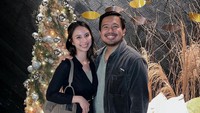 <p>Pasangan Joshua Suherman dan Clairine Clay menikah pada tahun 2021, Bunda. Keduanya memutuskan untuk menjadi pasangan suami istri setelah berpacaran selama 3 tahun. (Foto: Instagram: @jojosuherman)</p>