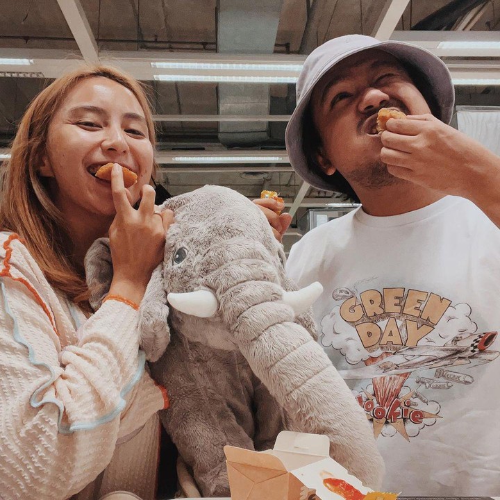 <p>Potret keduanya bahkan dikomentari langsung oleh Kiki eks Coboy Junior lho, Bunda. "ADUHHH GUA GAK KUATT!! KIKI CJR TERBAIK," katanya. (Foto: Instagram: @clairineclay)</p>
