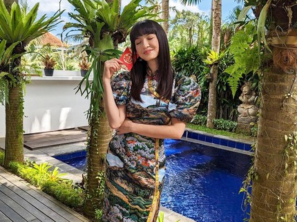 7 Potret Penampilan Baru Raline Shah, Disebut Mirip Lisa Blackpink