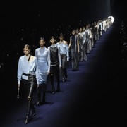 6 Hal Menarik Perhatian di Peragaan Fendi yang Dihadiri Song Hye-Kyo di Milan Fashion Week