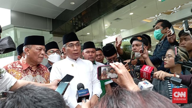 Gus Yahya Respons Ucapan Prabowo soal Bagi-bagi Izin Tambang ke PBNU Ketum PBNU Gus Yahya menjelaskan pembagian konsesi tambang ke PBNU sudah disampaikan Presiden Jokowi di Muktamar Lampung 2021 lalu.
