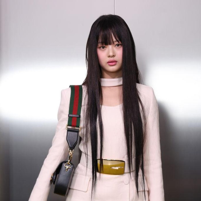 MILAN, ITALY - FEBRUARY 24: Hanni arrives at the Gucci show during Milan Fashion Week Fall/Winter 2023/24 on February 24, 2023 in Milan, Italy. (Photo by Vittorio Zunino Celotto/Getty Images for Gucci)