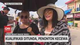 VIDEO: Kualifikasi Ditunda, Penonton Kecewa